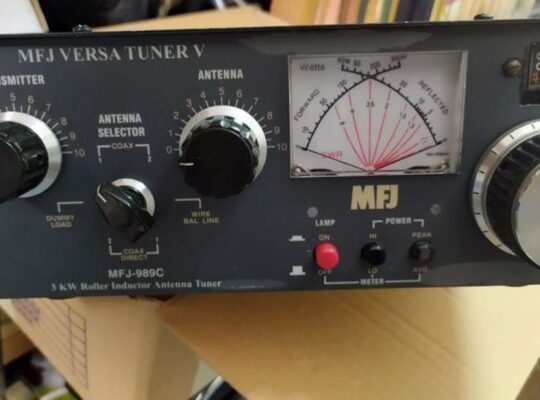 ANTENNA TUNER MFJ-989C